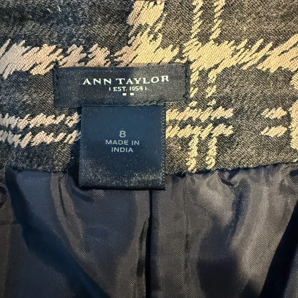 Ann Taylor Black and Tan Skirt - Picture 4 of 4